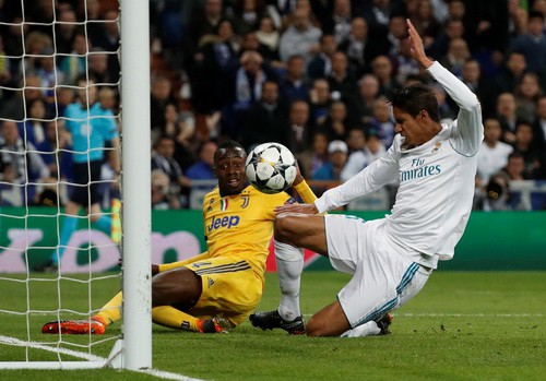 Phạt đền oan nghiệt ph&uacute;t 90+8, Juventus ngược d&ograve;ng bất th&agrave;nh - Ảnh 5.