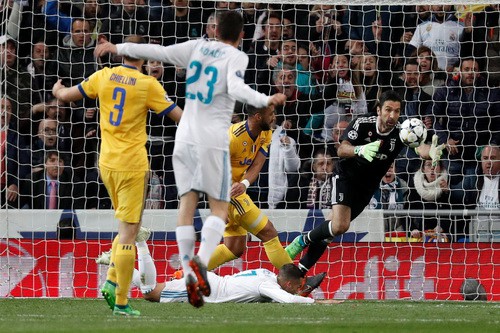 Phạt đền oan nghiệt ph&uacute;t 90+8, Juventus ngược d&ograve;ng bất th&agrave;nh - Ảnh 6.