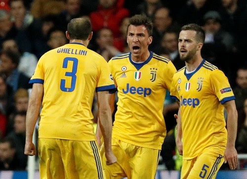 Phạt đền oan nghiệt ph&uacute;t 90+8, Juventus ngược d&ograve;ng bất th&agrave;nh - Ảnh 4.