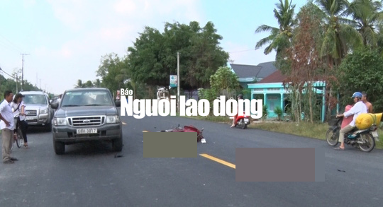 Tông đuôi ô tô, 2 thanh niên bất  tỉnh trên quốc lộ