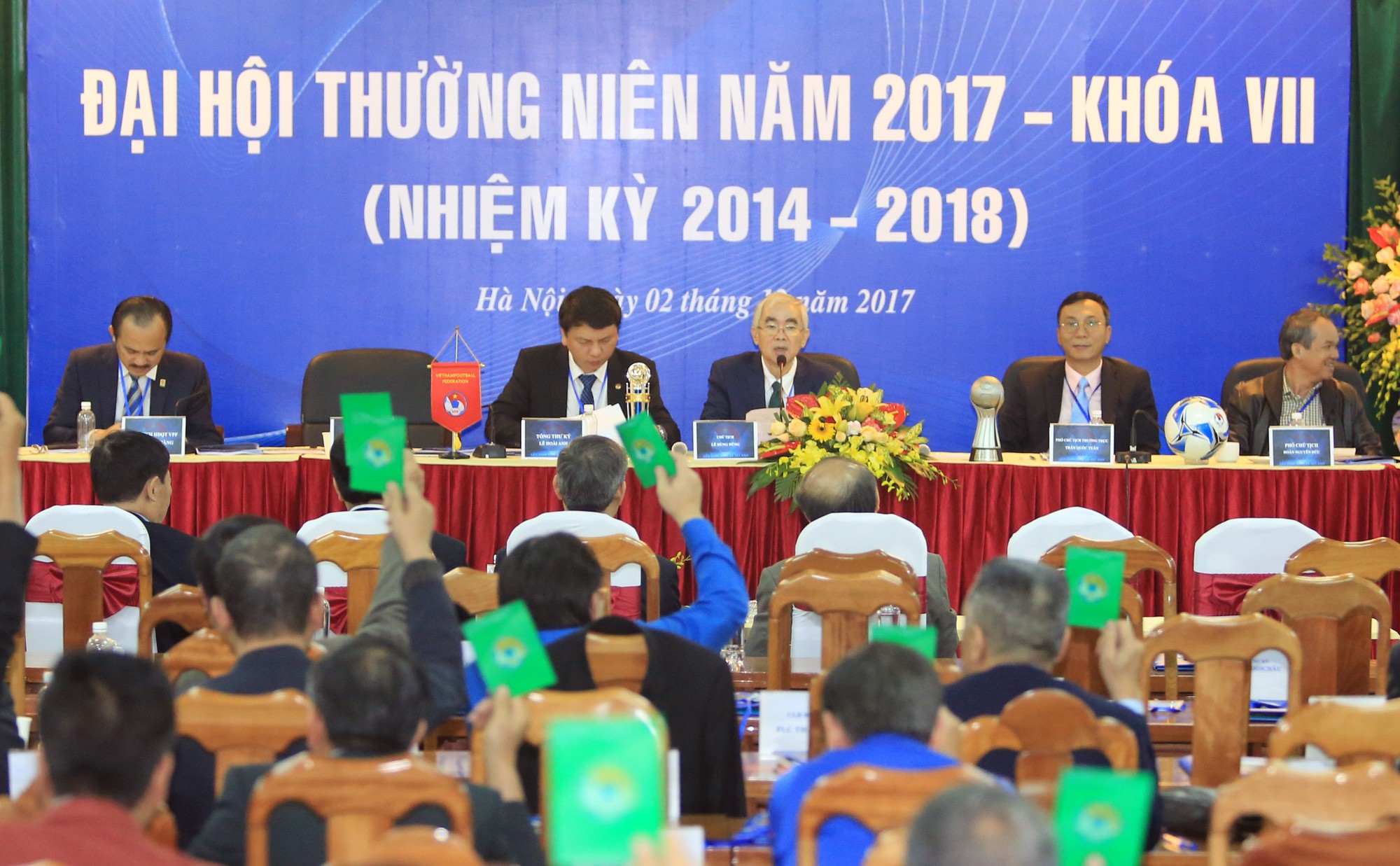 Bầu Đức, bầu Thắng và bóng đá tử tế