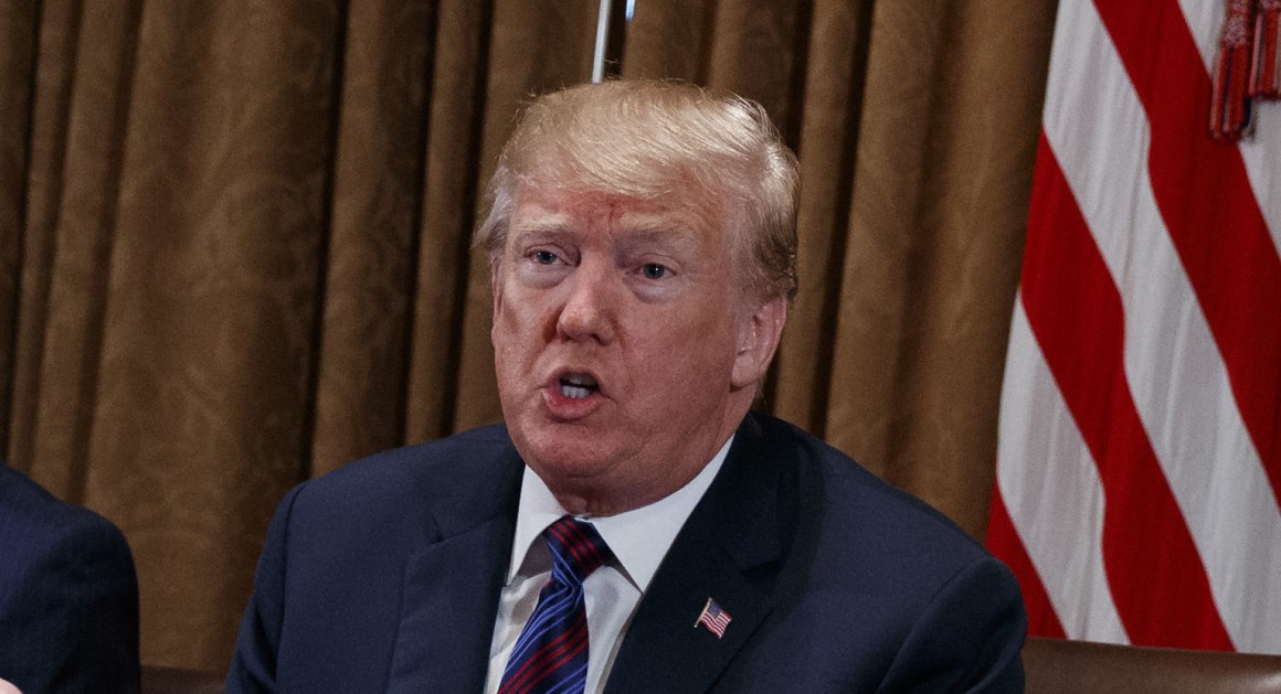 Đụng độ thương mại với Trung Quốc, ông Trump xem xét trở lại TPP