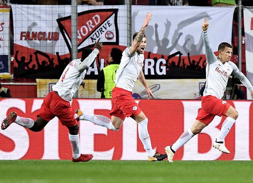 "Bò đỏ" Salzburg đại náo Europa League, Arsenal thoát hiểm thần kỳ