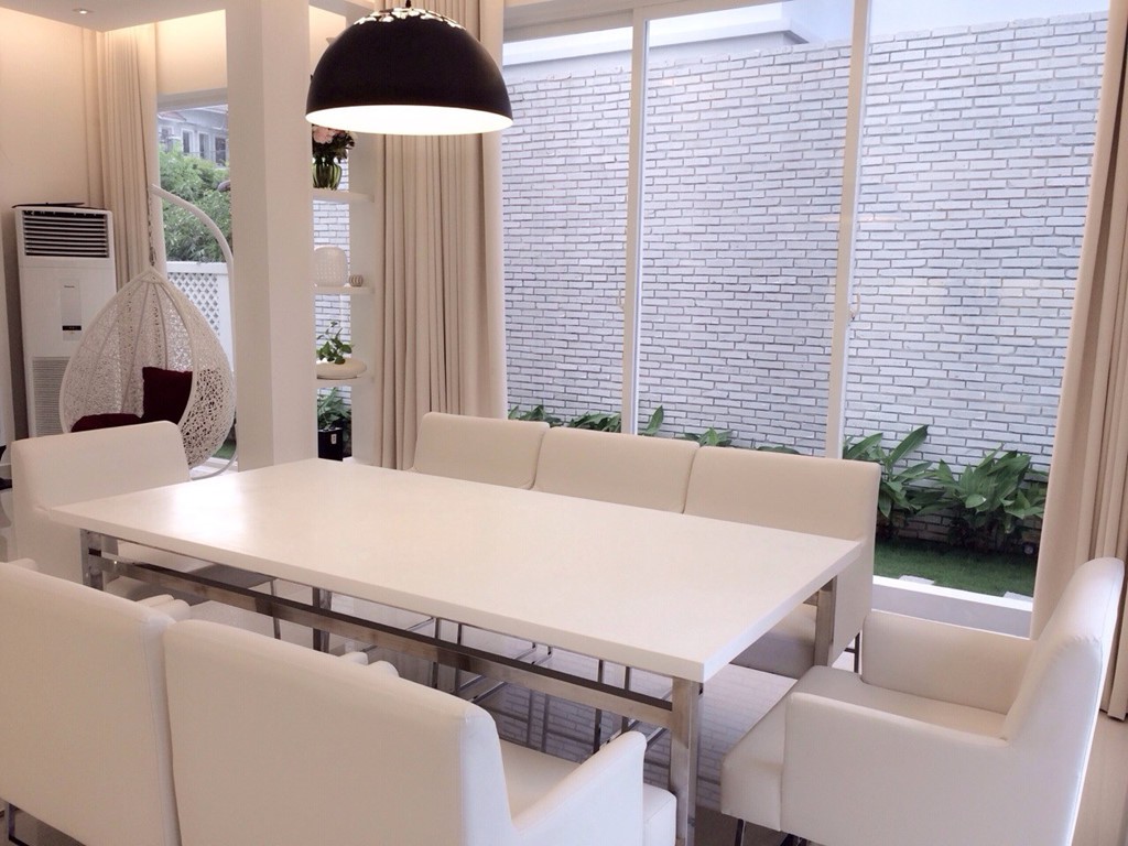 Vẻ đẹp sang trọng b&ecirc;n trong biệt thự ven s&ocirc;ng của C&ocirc;ng Vinh - Thủy Ti&ecirc;n - Ảnh 3.