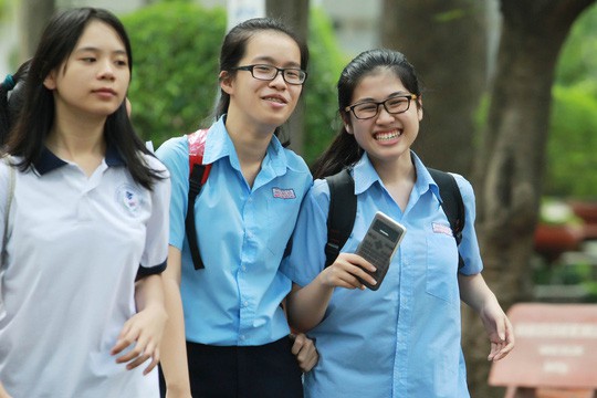Có nên khoe thành tích học tập của con em mình?