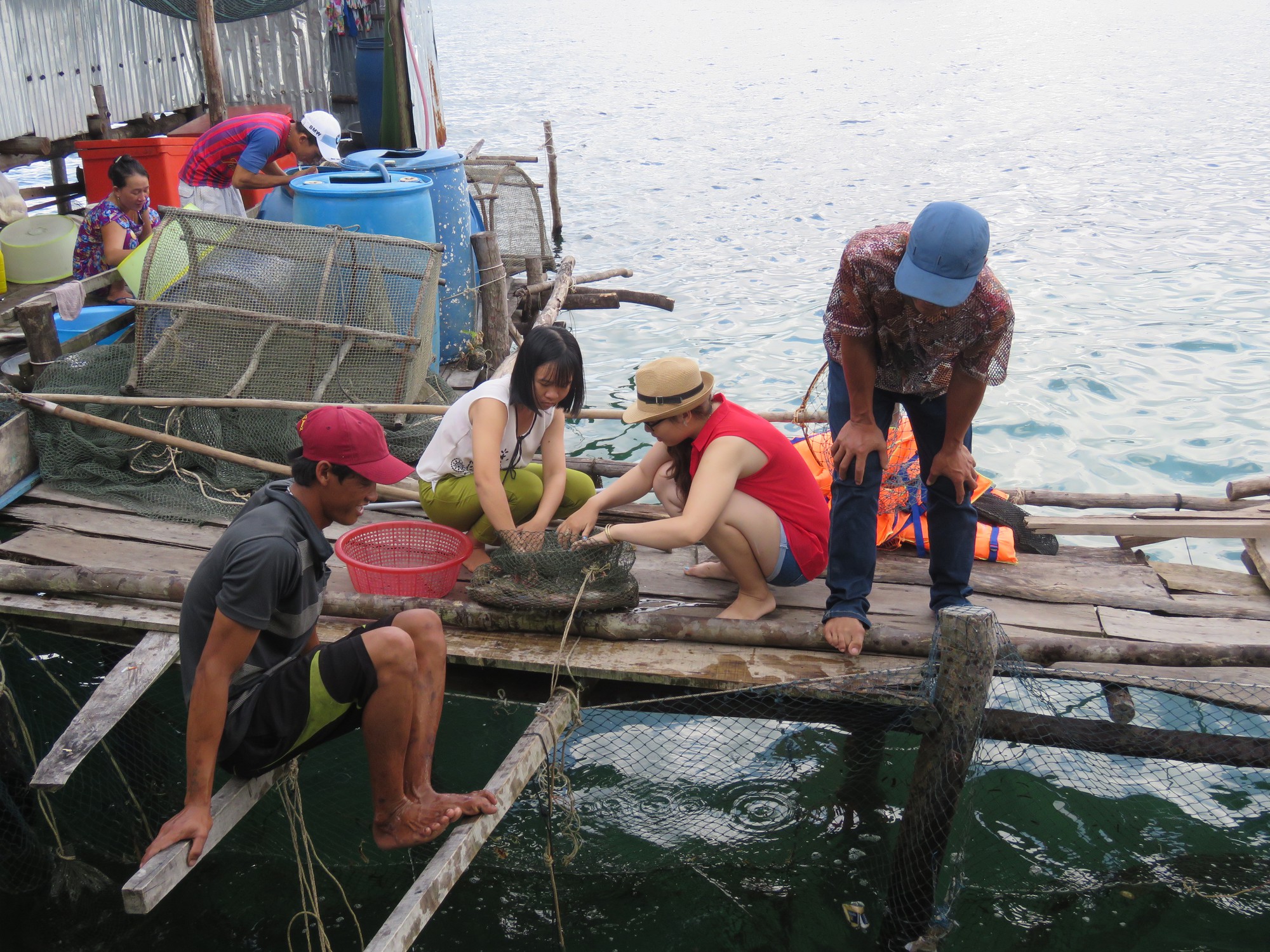 Khám phá vẻ đẹp hoang sơ của làng chài Rạch Vẹm ở Phú Quốc - Ảnh 4.