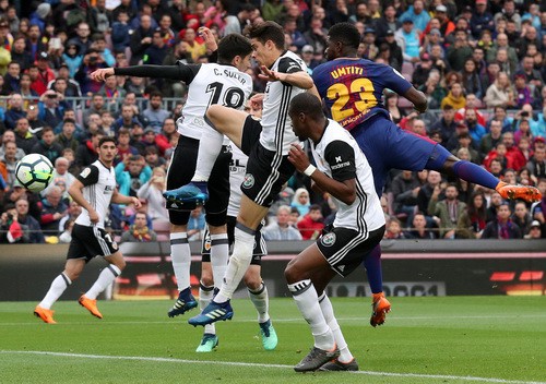 Chia tay sớm Champions League, Barcelona lập kỷ lục La Liga - Ảnh 4.