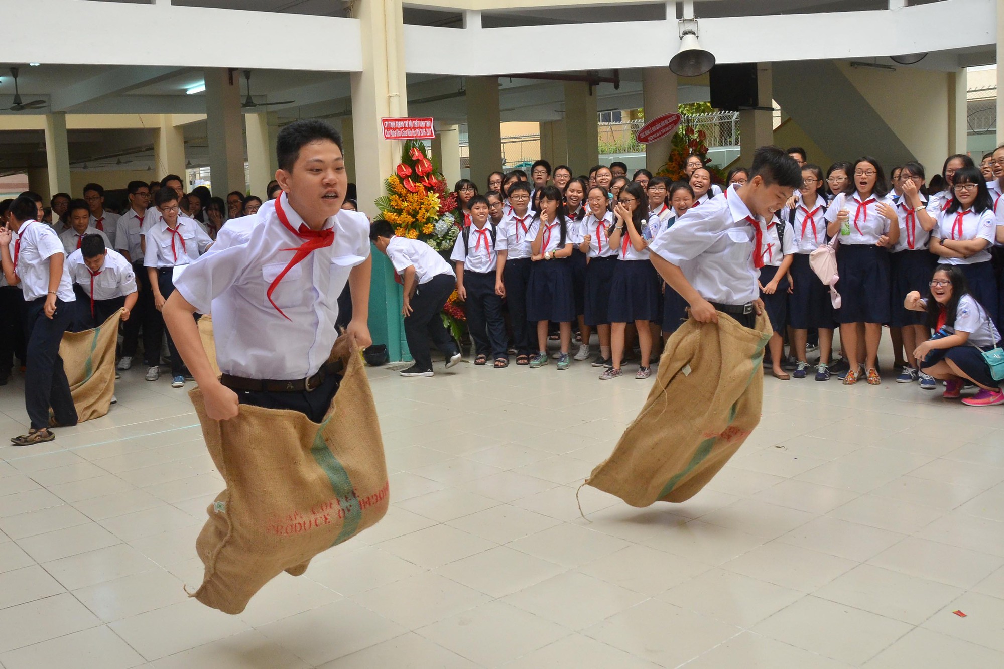 Hãy cảm thông thay vì trách mắng