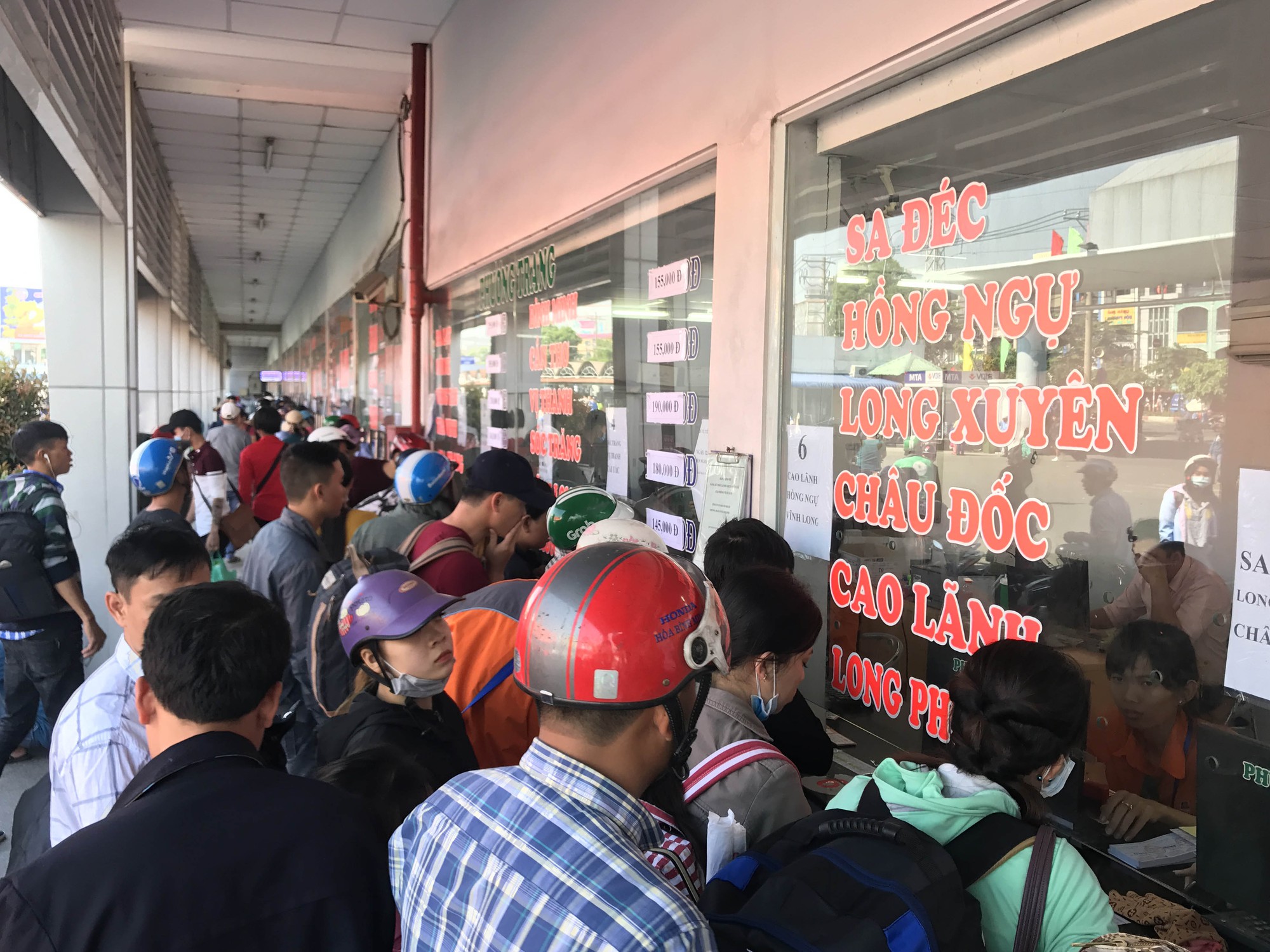 Tàu xe dịp lễ khá căng thẳng