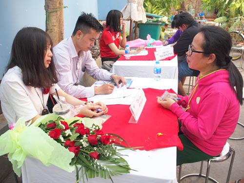 Tạo cầu nối gi&uacute;p người lao động t&igrave;m việc - Ảnh 1.