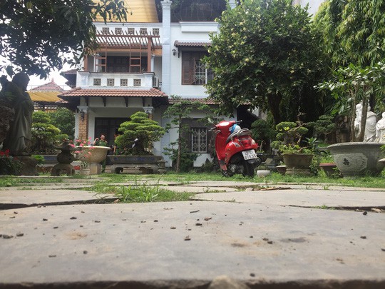 Bộ C&ocirc;ng an ho&agrave;n tất việc kh&aacute;m x&eacute;t nh&agrave; 2 cựu chủ tịch TP Đ&agrave; Nẵng - Ảnh 1.