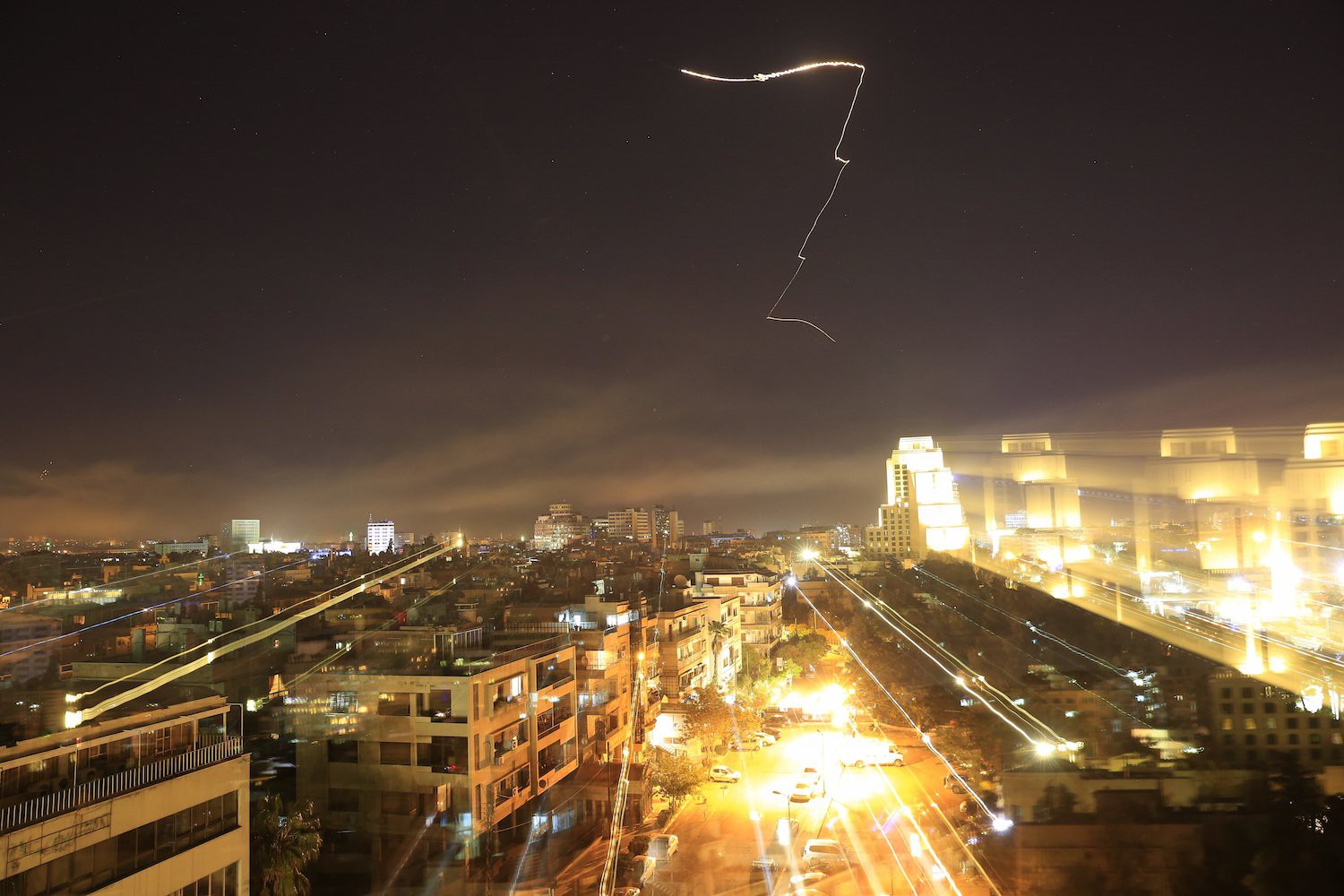Mỹ dội 105 tên lửa, tại sao Syria không chặn được cái nào?