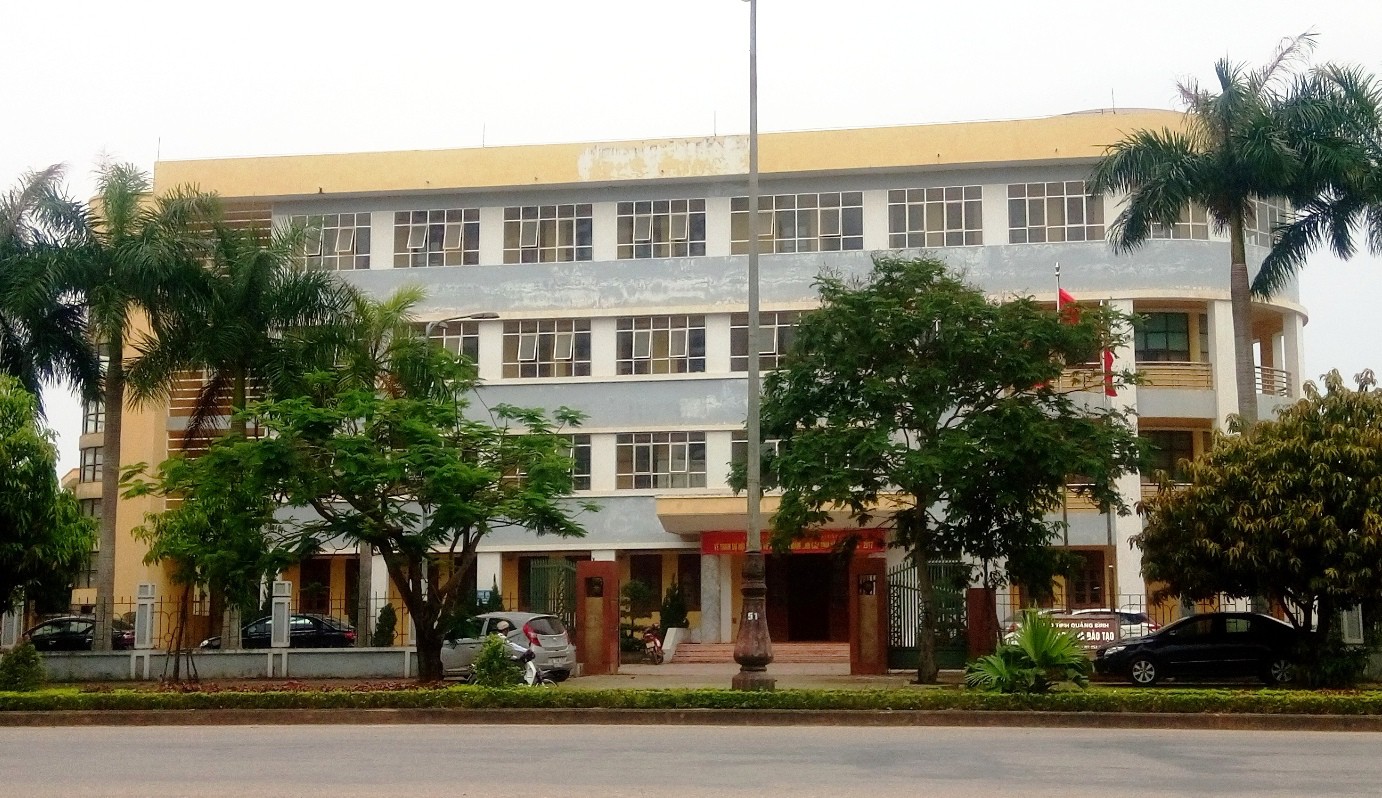 Gần 300 lao động tốt nghiệp đại học chính quy lo lắng vì bị chấm dứt hợp đồng
