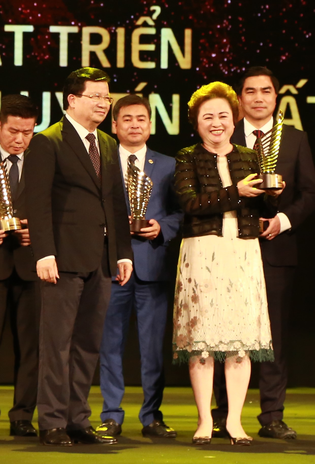 BRG được vinh danh Nh&agrave; ph&aacute;t triển Bất động sản uy t&iacute;n nhất 2018 - Ảnh 1.