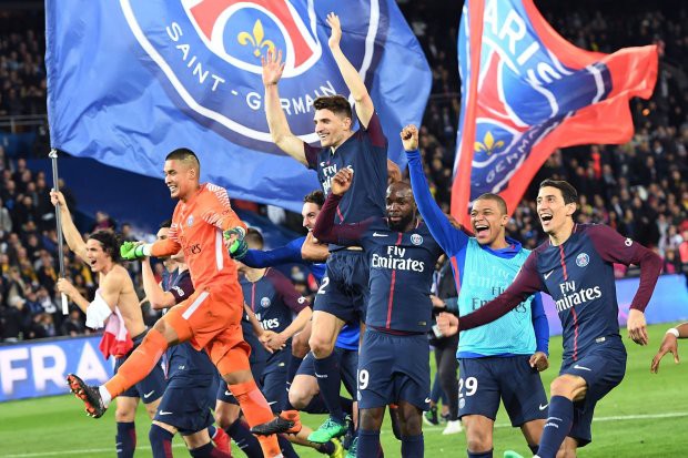 Cựu danh thủ Dugarry: Neymar đ&atilde; phỉ nhổ v&agrave;o PSG - Ảnh 1.