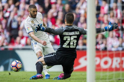 C&uacute; đ&aacute;nh g&oacute;t bạc tỉ, Ronaldo cứu gi&aacute; Real Madrid s&acirc;n nh&agrave; - Ảnh 4.