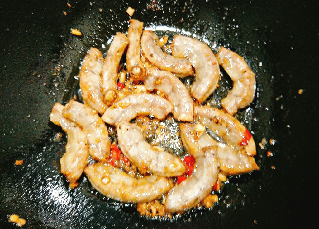 Đậm đà lòng heo chiên mắm - Ảnh 5.