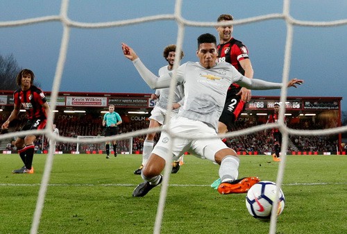 Paul Pogba tỏa s&aacute;ng, Quỷ đỏ đại ph&aacute; Bournemouth - Ảnh 2.