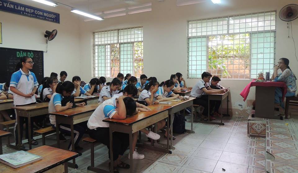 C&ocirc; gi&aacute;o im lặng 4 th&aacute;ng: Sở GD-ĐT xem x&eacute;t xử l&yacute; hiệu trưởng - Ảnh 1.