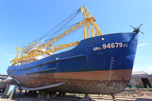 Vướng mắc giao - nhận tàu vỏ thép 16 tỉ: Chưa làm xong đã giao tàu? - Ảnh 1.