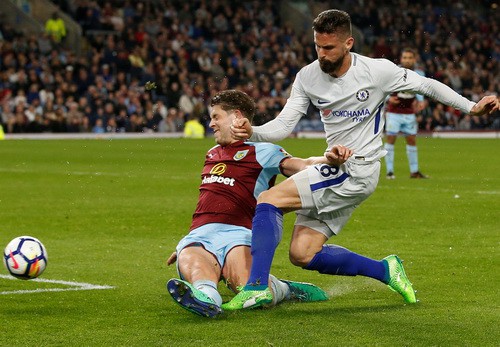 Siêu hậu vệ lập công, Chelsea mơ tranh Top 4 - Ảnh 2.