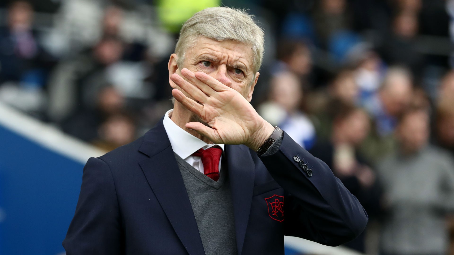 HLV Wenger bất ngờ tuy&ecirc;n bố rời Arsenal - Ảnh 1.