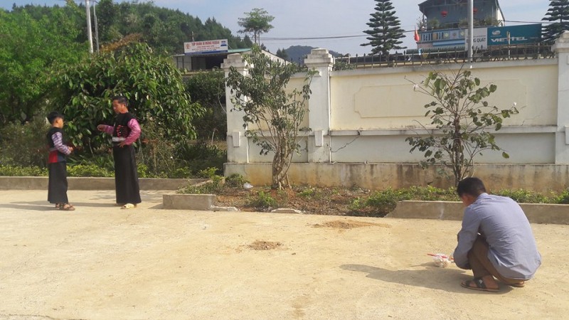 C&ocirc; gi&aacute;o t&ocirc;ng xe chết học sinh trong trường vẫn đi dạy b&igrave;nh thường? - Ảnh 2.