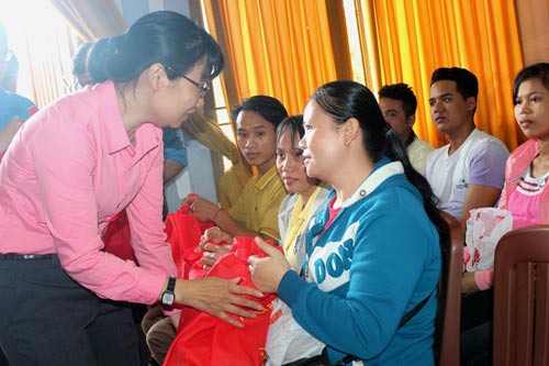 Cuộc hội ngộ đầy cảm x&uacute;c - Ảnh 1.