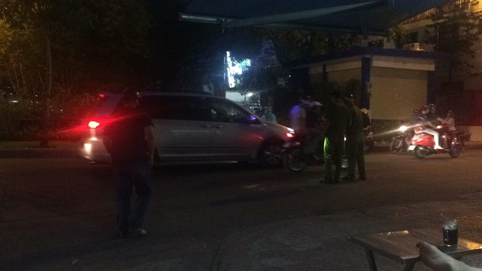 Đang truy xét 2 băng giang hồ hỗn chiến kinh hoàng ở đường Trường Sa - Ảnh 3.
