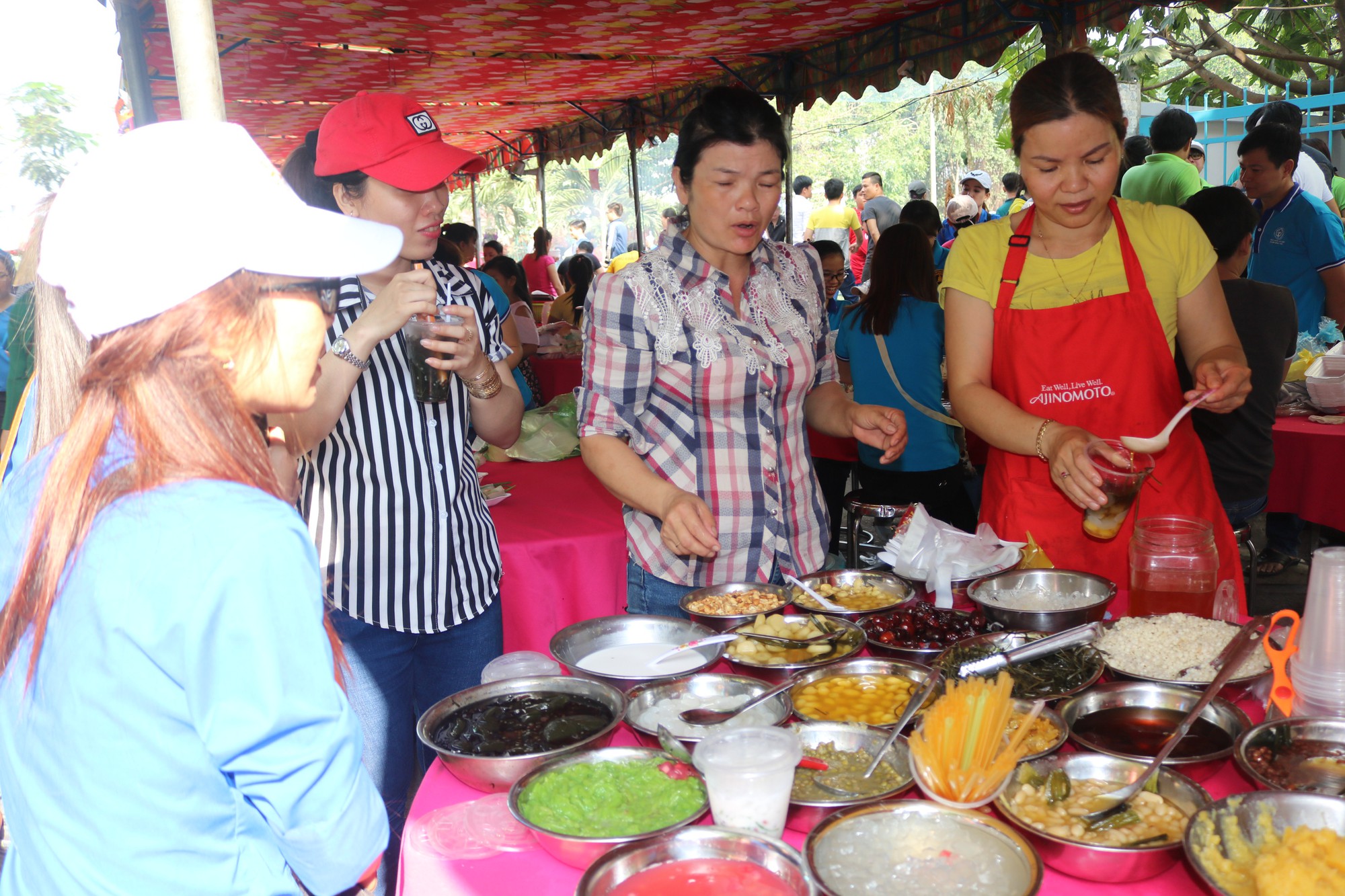 Nhi&ecirc;̀u hoạt đ&ocirc;̣ng chăm lo cho c&ocirc;ng nh&acirc;n khó khăn - Ảnh 4.