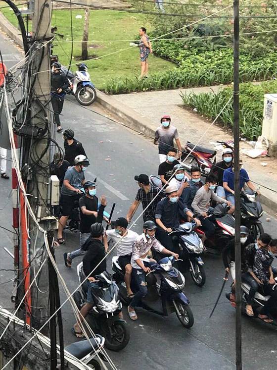 Có súng tự chế trong vụ hỗn chiến kinh hoàng ở đường Trường Sa