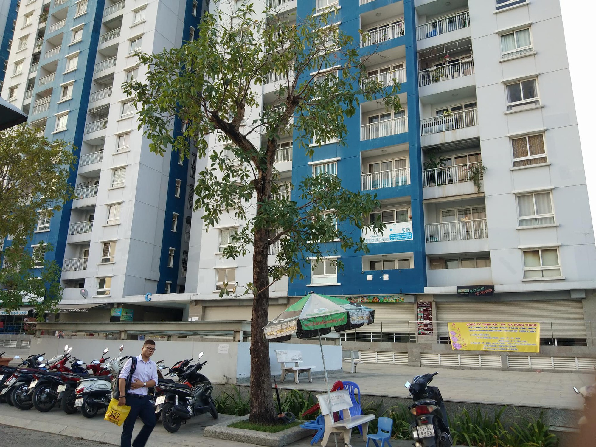 NÓNG: Chi Cục Trưởng Thi hành án Dân sự Bình Tân rơi lầu ở chung cư Carina
