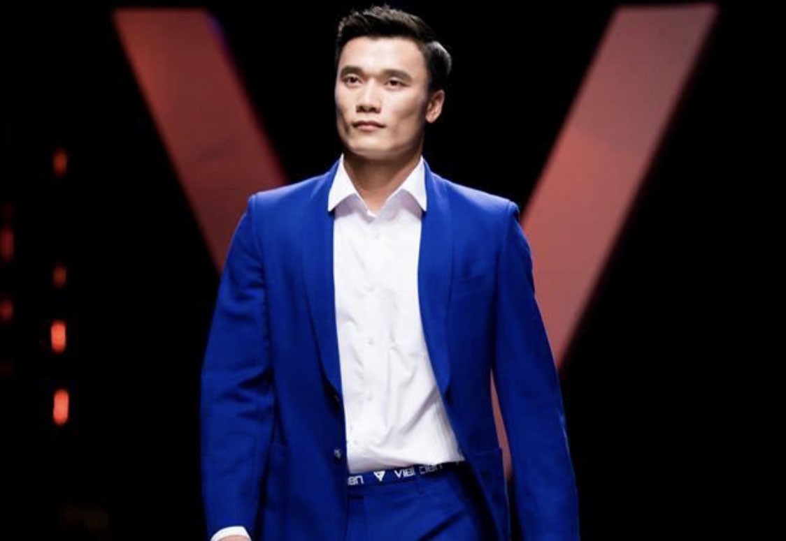 Cầu thủ không sai, sao cấm chạy show quảng cáo?
