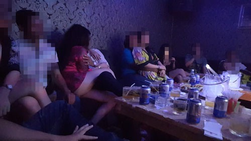 UBND TP HCM chỉ đạo khẩn vụ “thác loạn trong nhà hàng” - Ảnh 1.