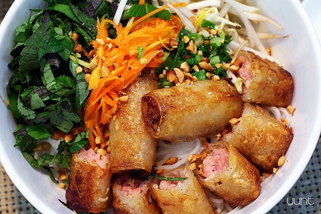 M&ugrave;a h&egrave;, 10 m&oacute;n ăn vặt ở S&agrave;i G&ograve;n nhất định phải thử - Ảnh 1.