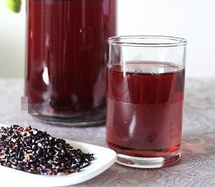 Uống nước đậu đen xanh l&ograve;ng mỗi ng&agrave;y, giảm c&acirc;n v&ugrave; v&ugrave; - Ảnh 3.