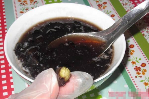 Uống nước đậu đen xanh l&ograve;ng mỗi ng&agrave;y, giảm c&acirc;n v&ugrave; v&ugrave; - Ảnh 4.