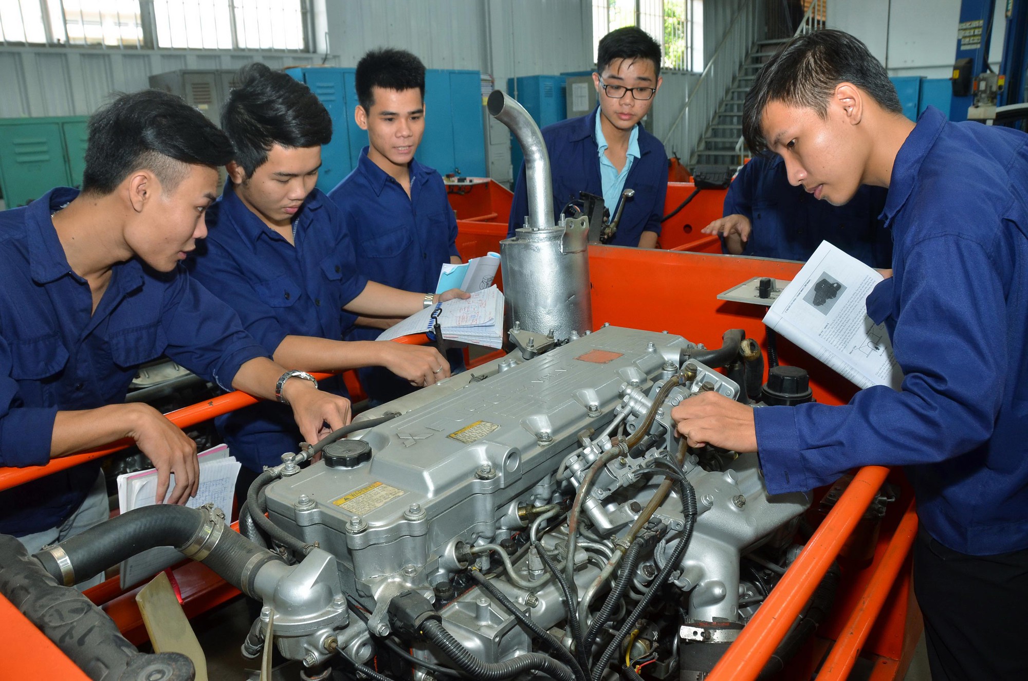 LỜI GIẢI CHO CƠ CHẾ ĐẶC THÙ (*): Chuẩn nào cho nhân tài?