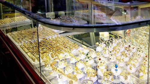 TP HCM: Bắt kẻ cướp tiệm vàng mưu mô