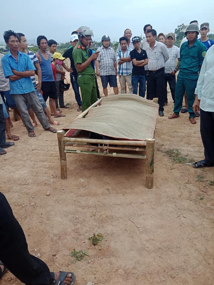 Phát hiện thi thể nam thanh niên nghi treo cổ tự tử cạnh bờ hồ
