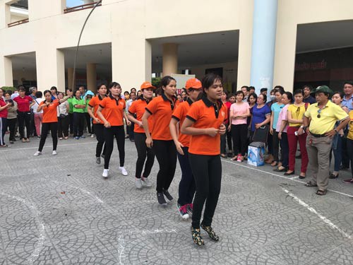 Nhiều hoạt động chăm lo cho công nhân - Ảnh 1.