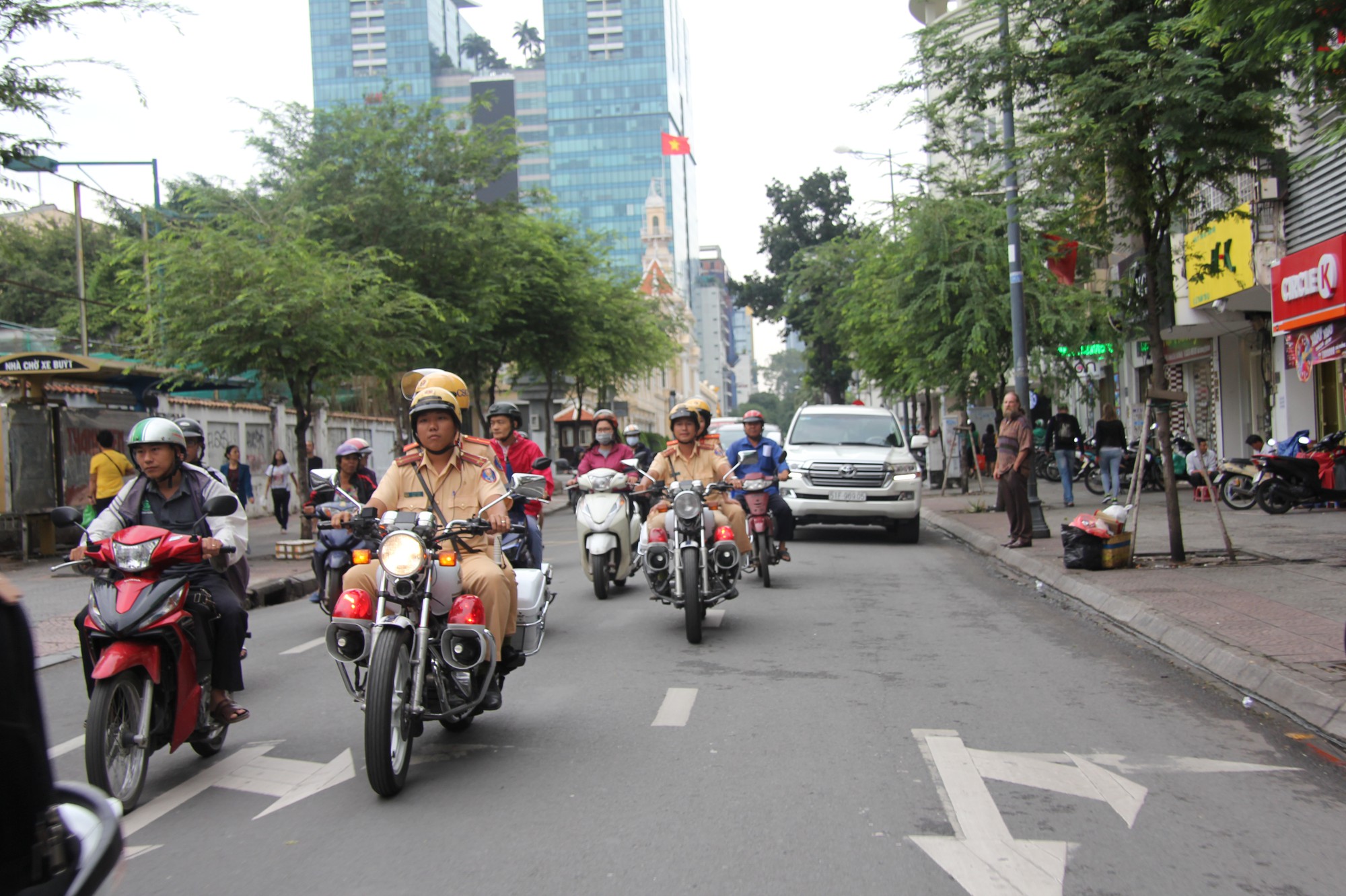 TP HCM: CSGT bất ngờ khuyến c&aacute;o đi lại th&ocirc;ng trong ng&agrave;y nghỉ lễ - Ảnh 1.