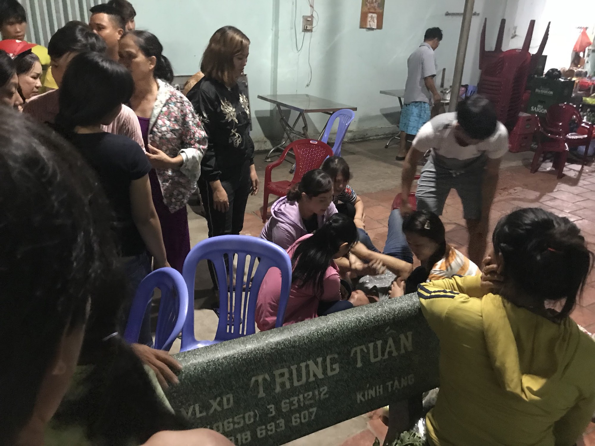 Mẹ con chết trong tiệm cầm đồ là do máy phát điện?