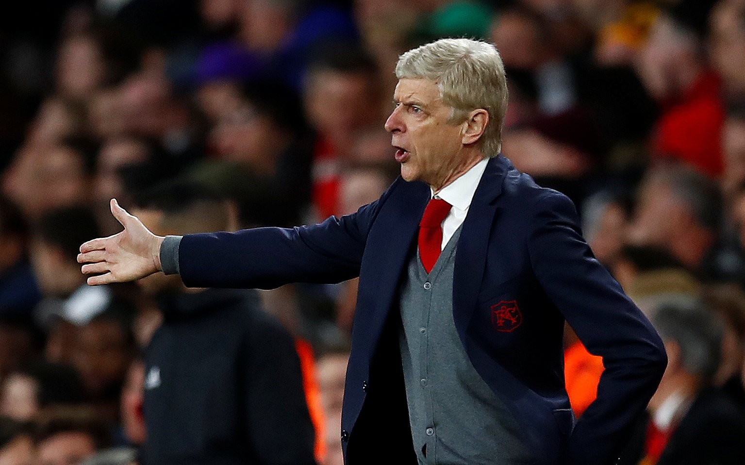 &Ocirc;ng Wenger sẽ kh&ocirc;ng c&oacute; qu&agrave; chia tay? - Ảnh 1.
