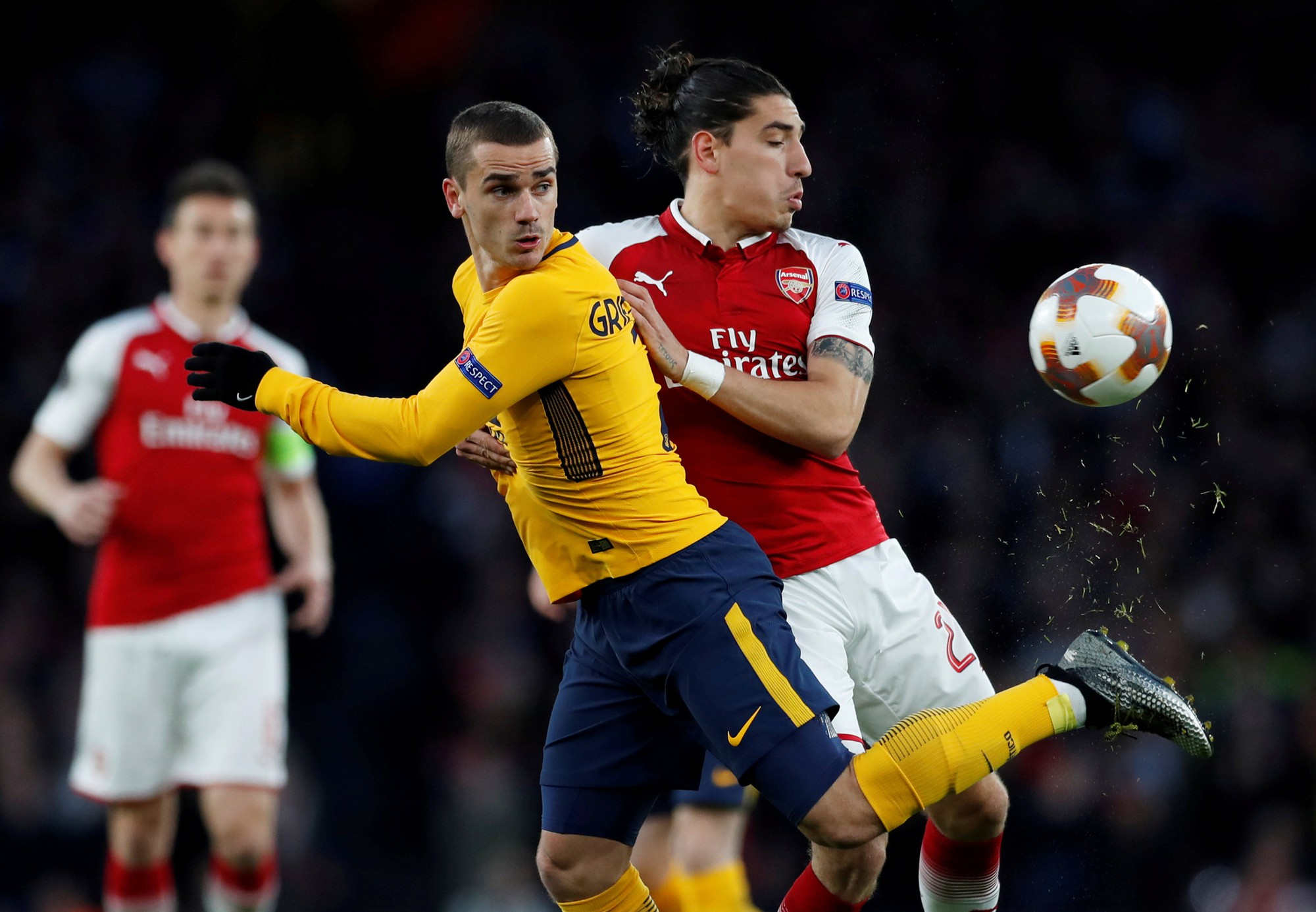 &Ocirc;ng Wenger sẽ kh&ocirc;ng c&oacute; qu&agrave; chia tay? - Ảnh 3.