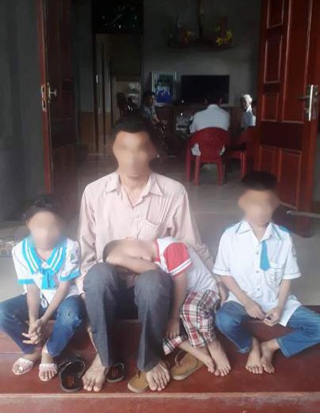 Vợ bỏ theo Hội Th&aacute;nh Đức Ch&uacute;a Trời Mẹ, chồng v&agrave; 3 con nhỏ sống nheo nh&oacute;c ở nh&agrave; - Ảnh 1.