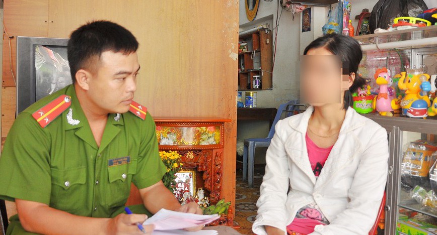Lệnh bắt giả và chuyện người đàn bà rớt bẫy
