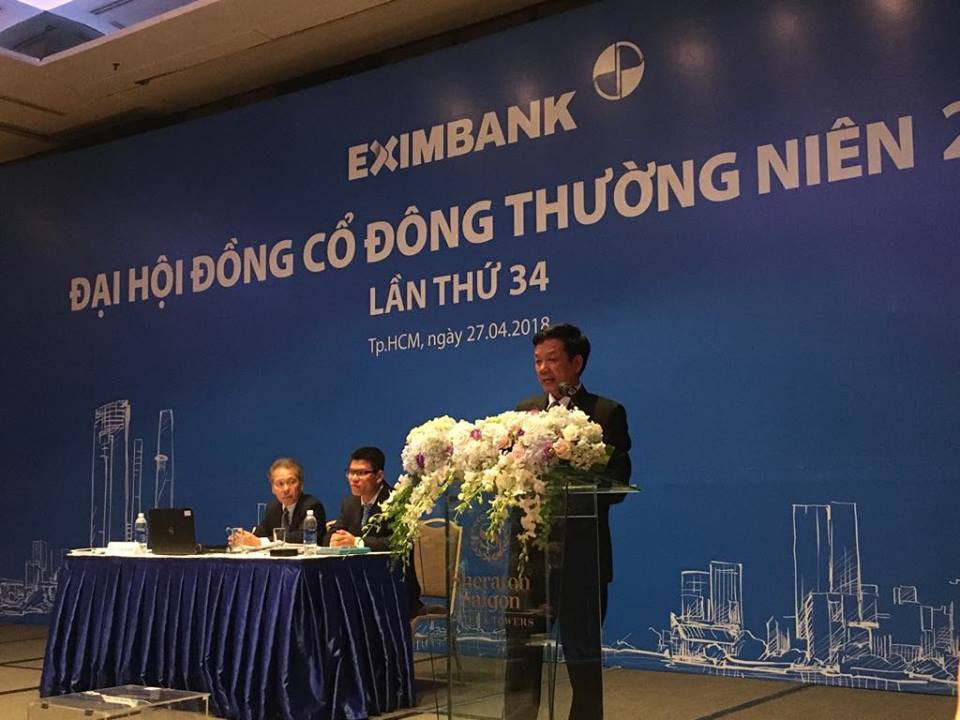 Cổ đông hỏi Tổng giám đốc Eximbank có từ chức, sau 2 vụ mất tiền?