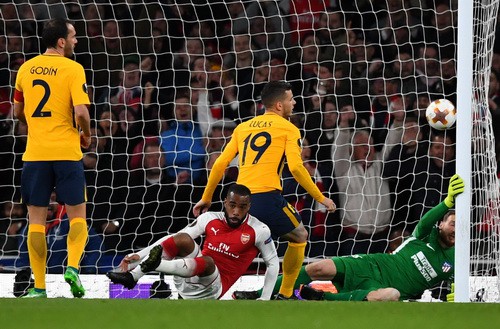 Đánh rơi chiến thắng trước Atletico, Arsenal khó mơ Europa League - Ảnh 4.