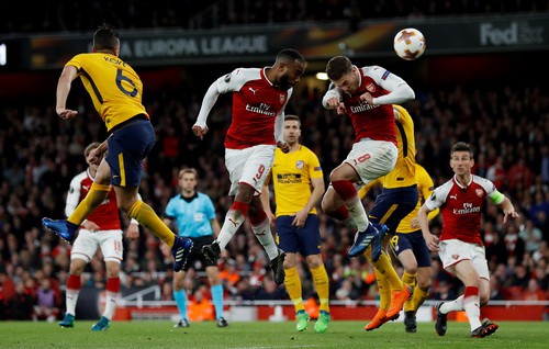 Đánh rơi chiến thắng trước Atletico, Arsenal khó mơ Europa League